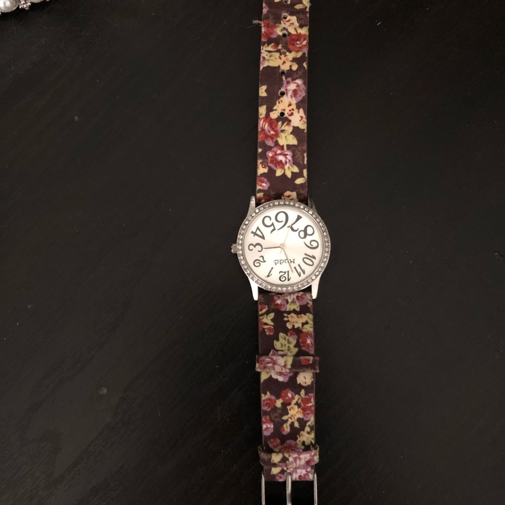 Floral watch - Picture 2 of 2